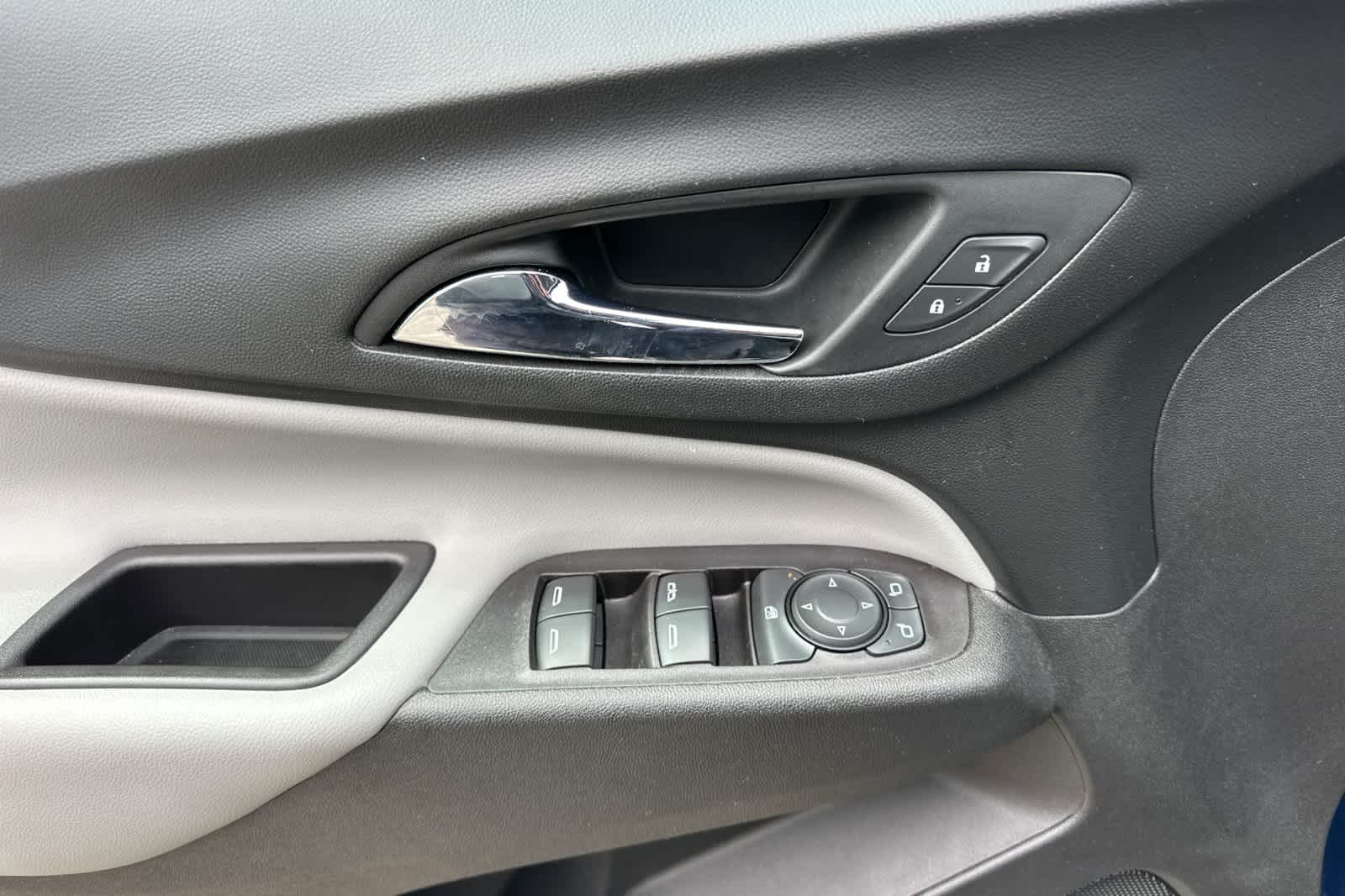Thumbnail: 2021 Chevrolet Equinox - 11