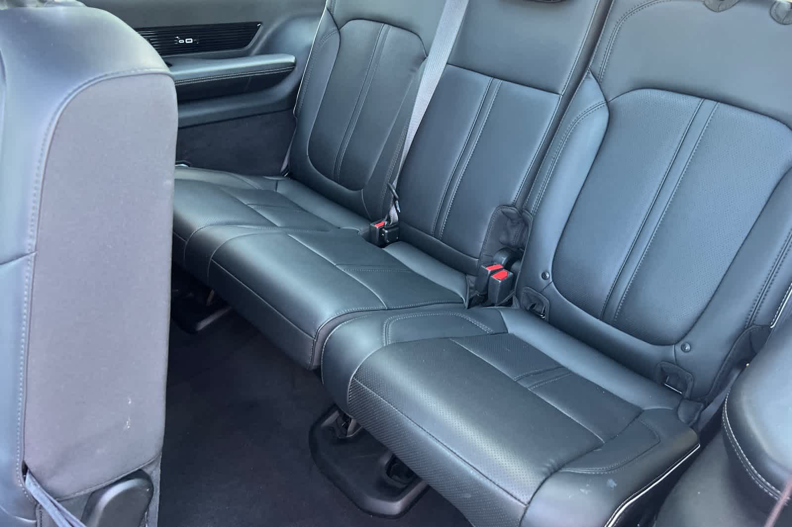 Thumbnail: 2024 Jeep Grand Wagoneer L - 16