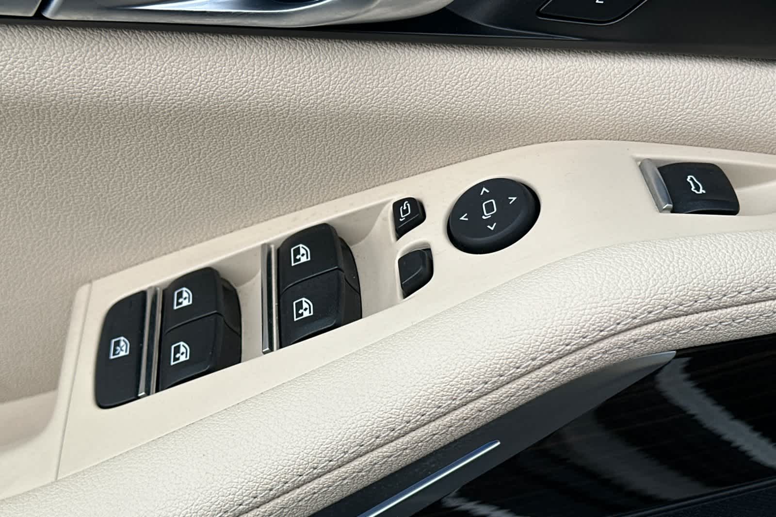 Thumbnail: 2021 BMW X5 - 14