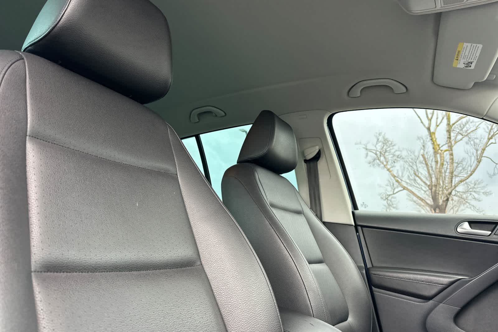 Thumbnail: 2014 Volkswagen Tiguan - 17