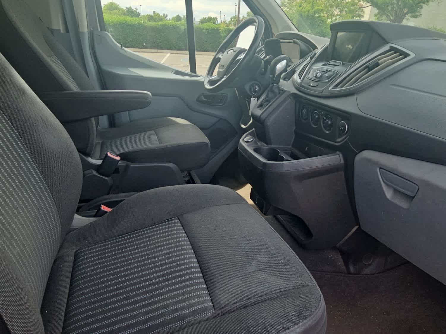 Thumbnail: 2017 Ford Transit Series - 13