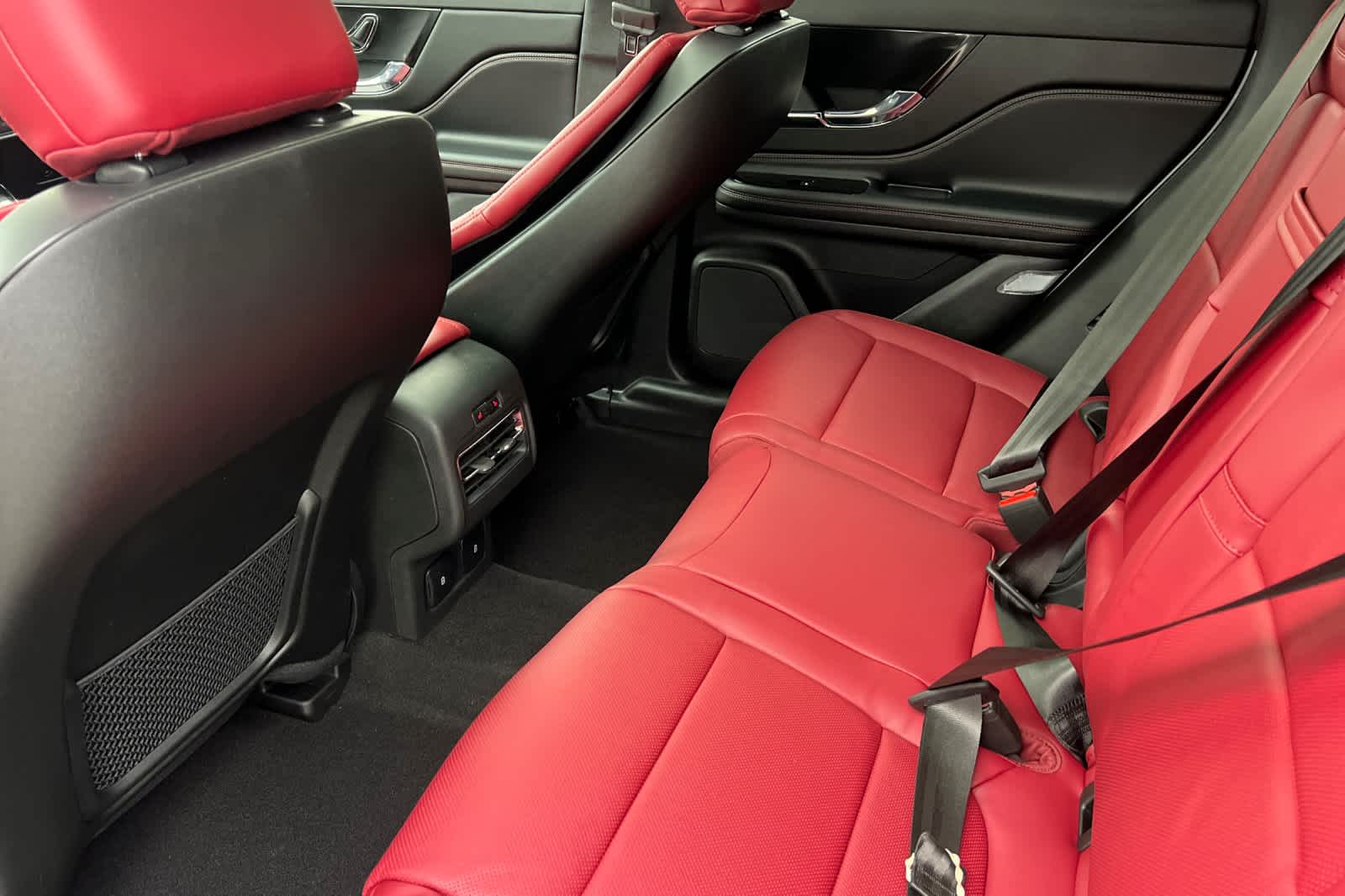 Thumbnail: 2026 Lincoln Corsair - 4