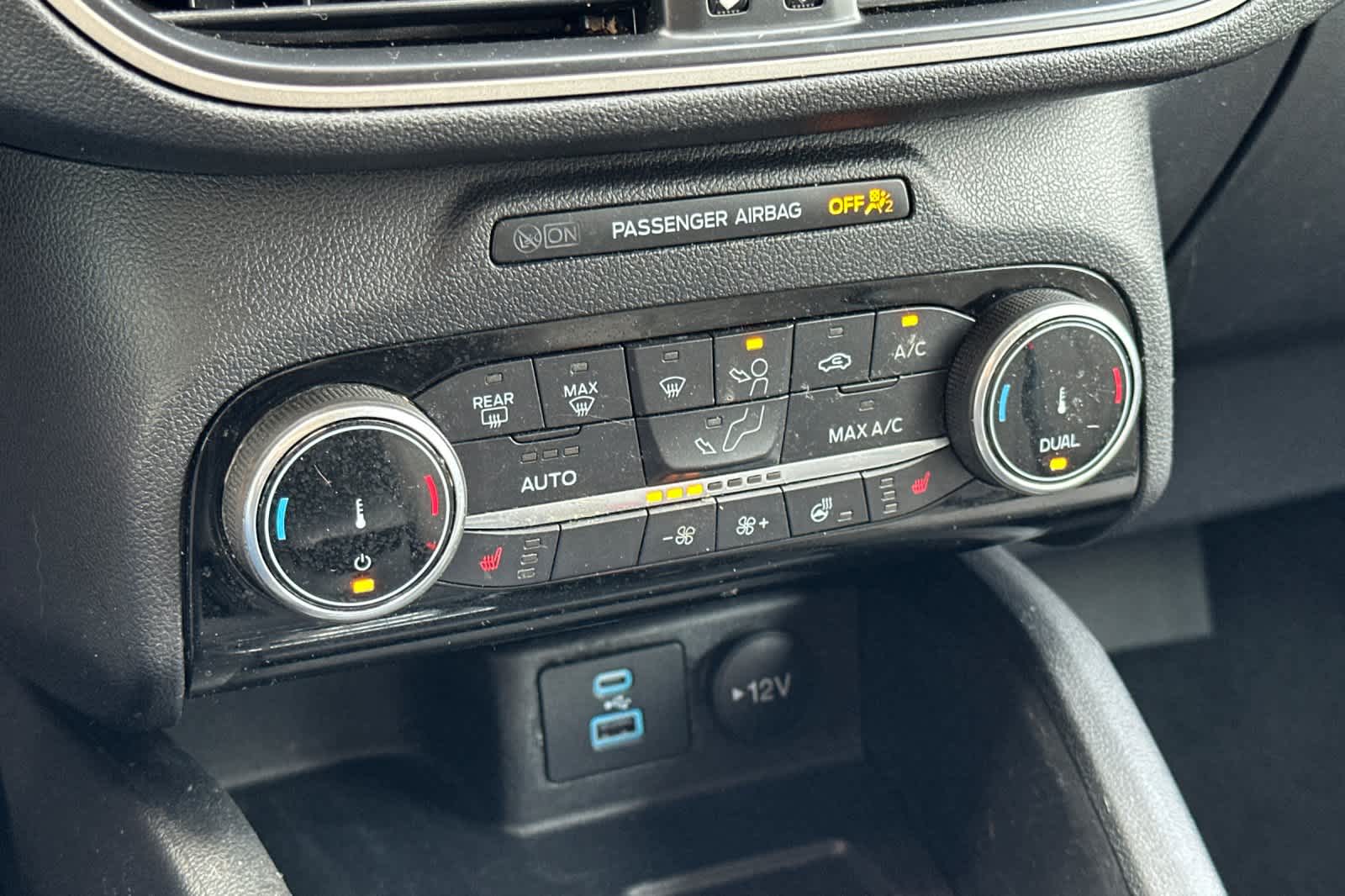 Thumbnail: 2022 Ford Escape - 20