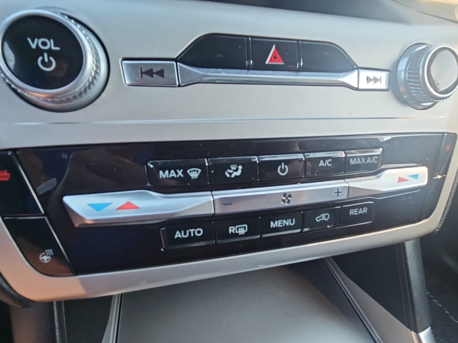 Thumbnail: 2022 Ford Explorer - 18