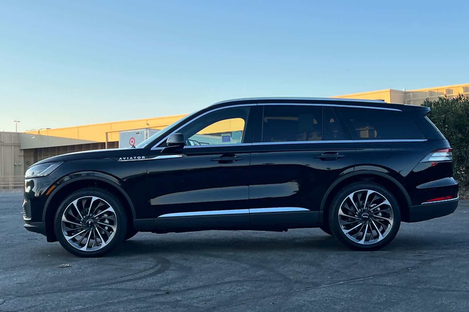 Thumbnail: 2026 Lincoln Aviator - 5