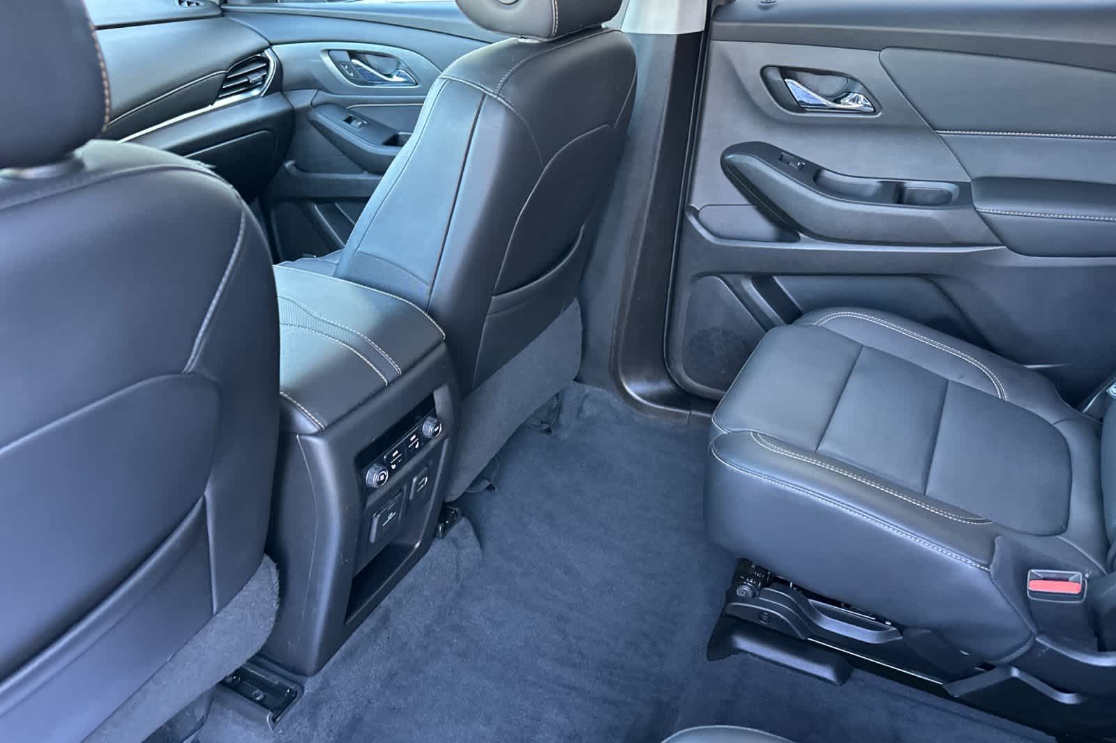 Thumbnail: 2021 Chevrolet Traverse - 4