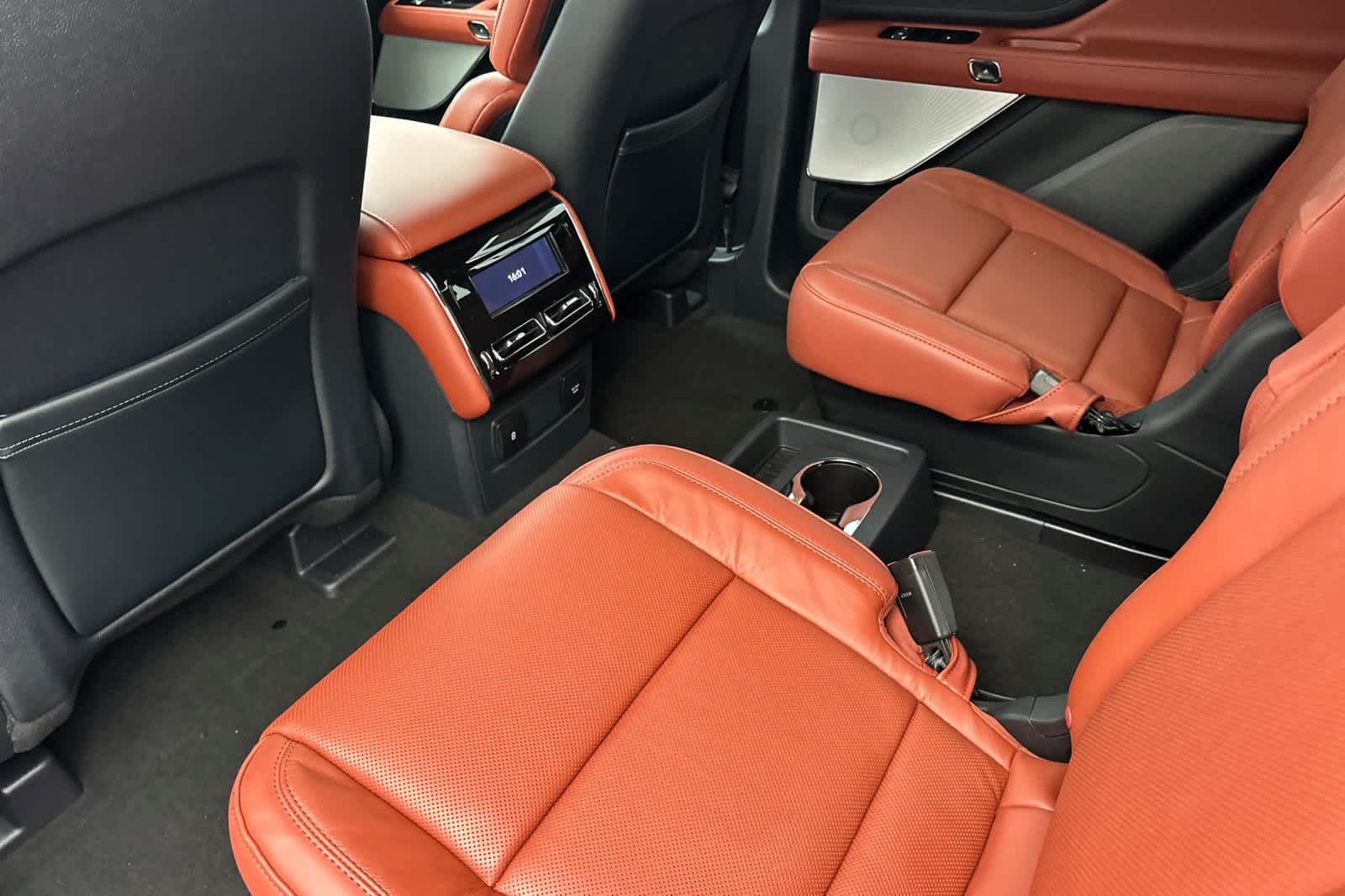 Thumbnail: 2026 Lincoln Aviator - 4