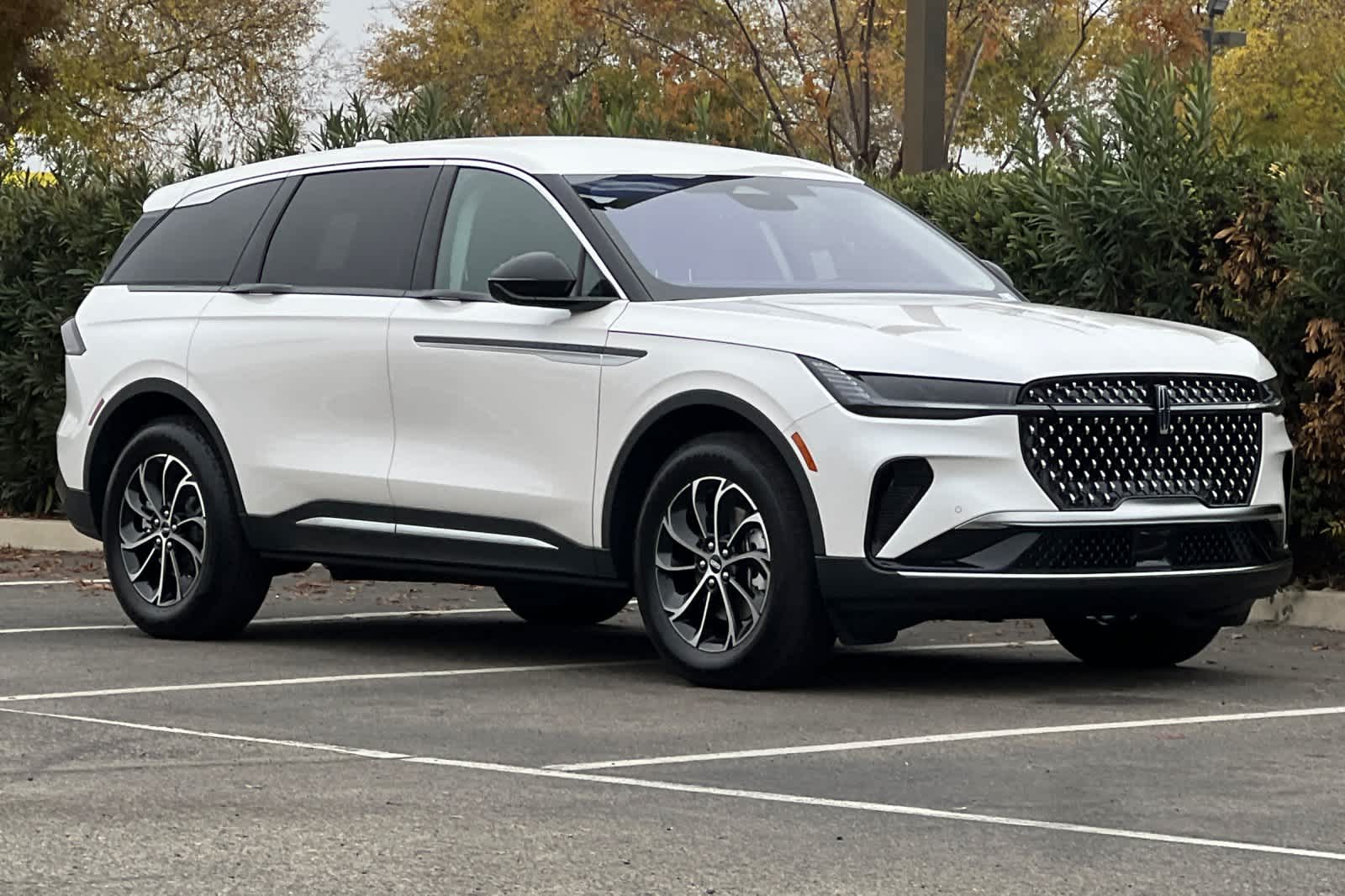 Thumbnail: 2026 Lincoln Nautilus - 10