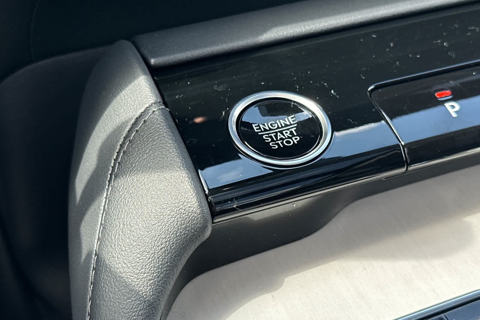 Thumbnail: 2026 Lincoln Navigator L - 24