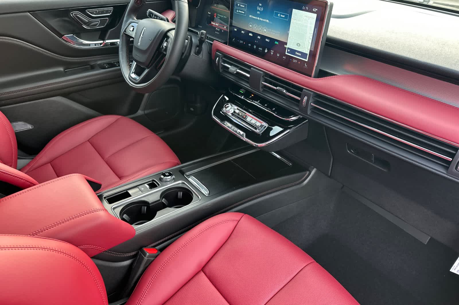 Thumbnail: 2026 Lincoln Corsair - 17