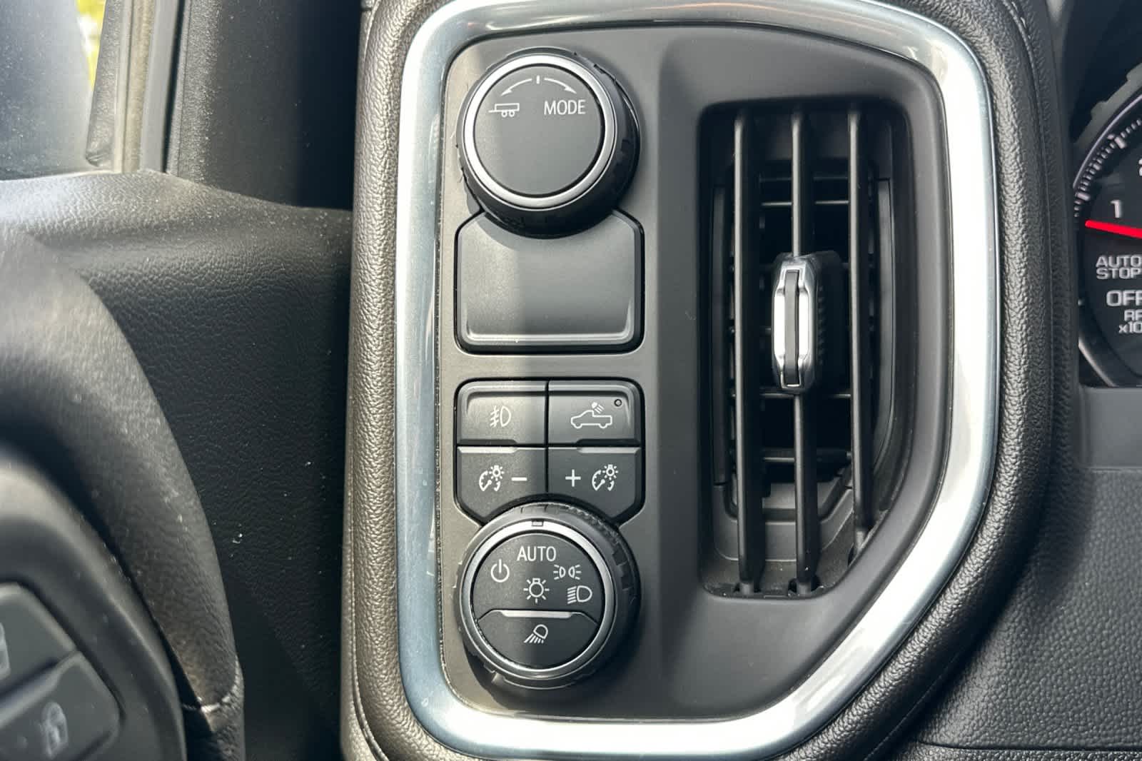 Thumbnail: 2020 Chevrolet Silverado 1500 - 27