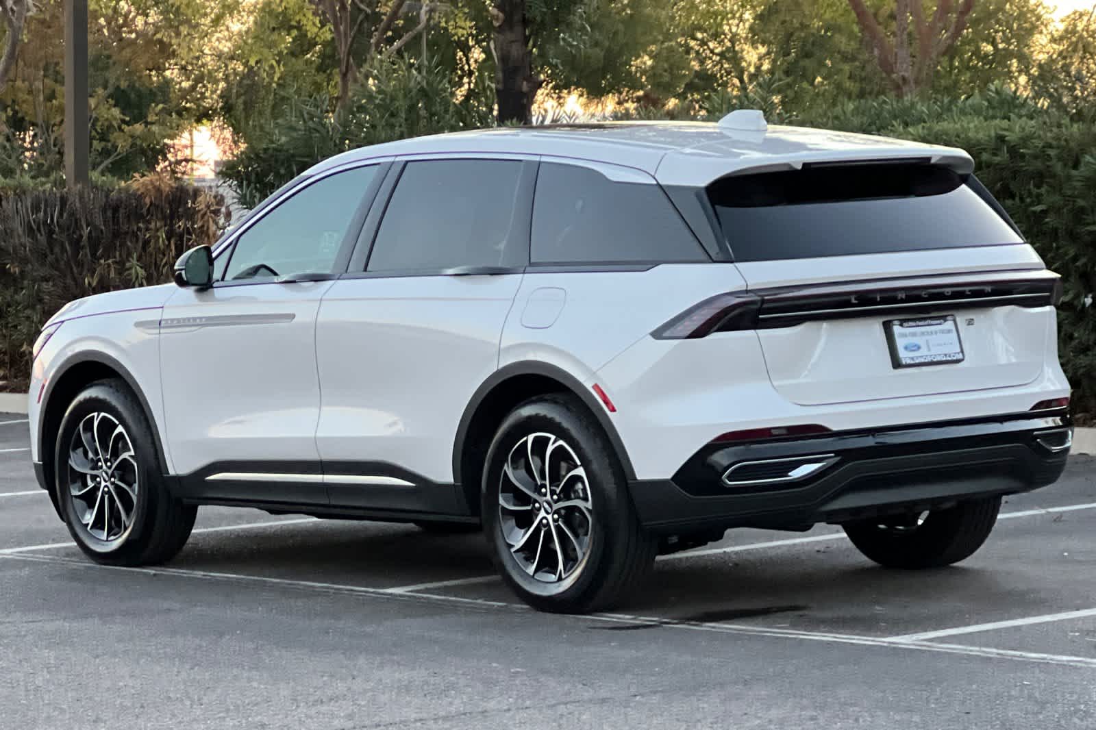 Thumbnail: 2026 Lincoln Nautilus - 6