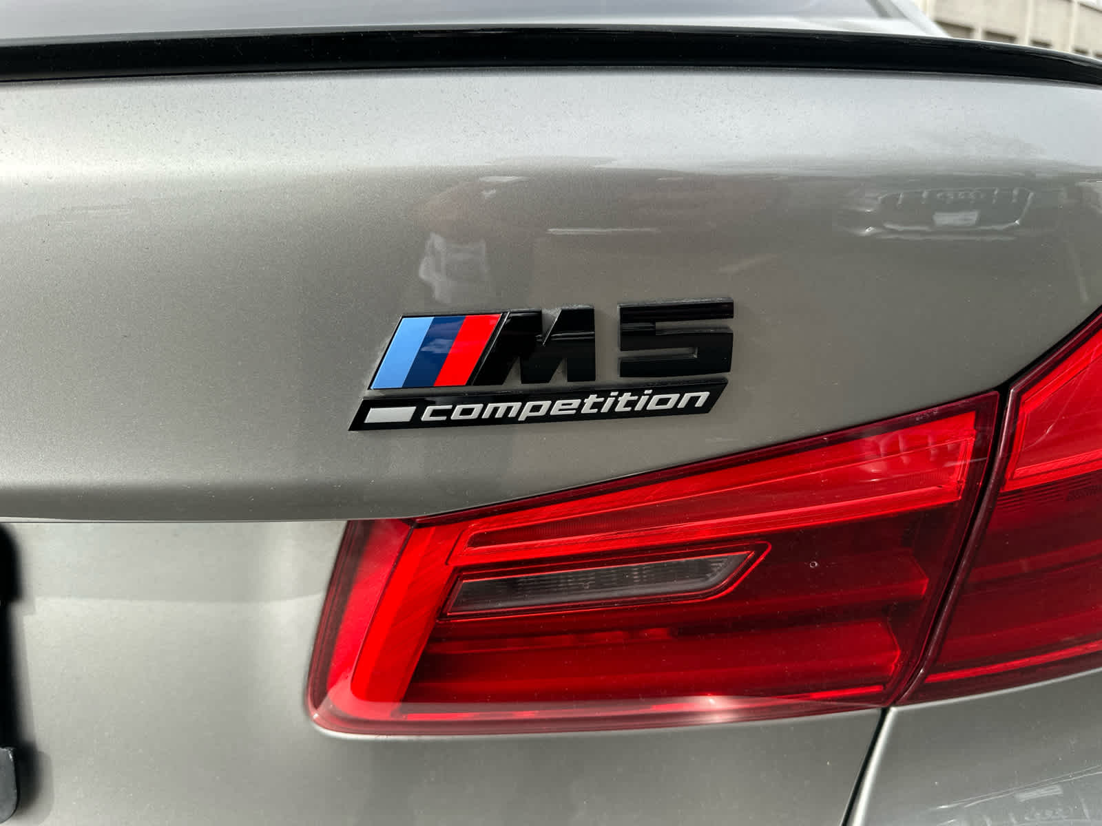 Thumbnail: 2019 BMW M5 - 24