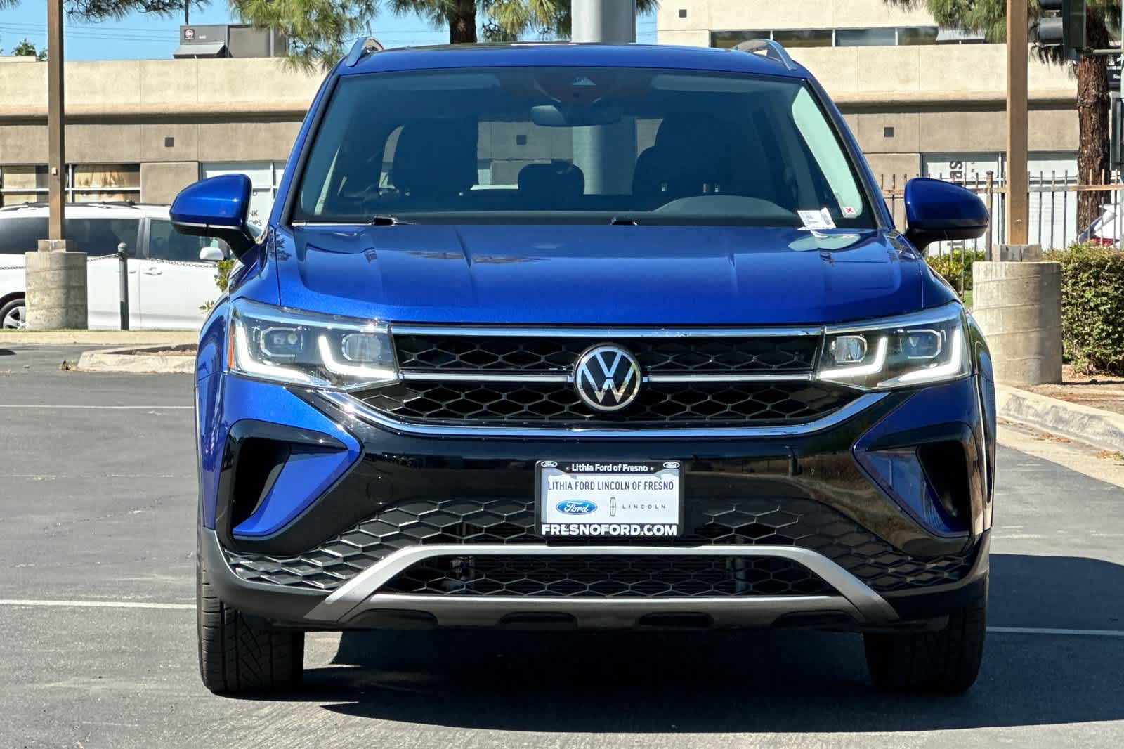 Thumbnail: 2022 Volkswagen Taos - 11