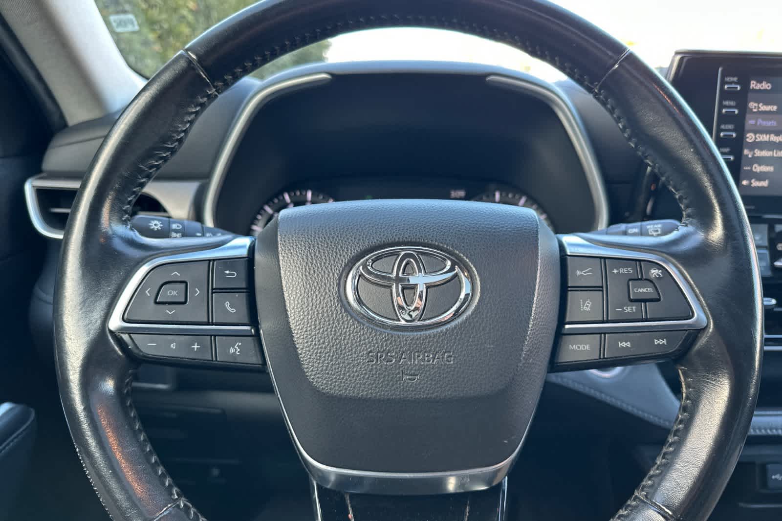 Thumbnail: 2021 Toyota Highlander - 24