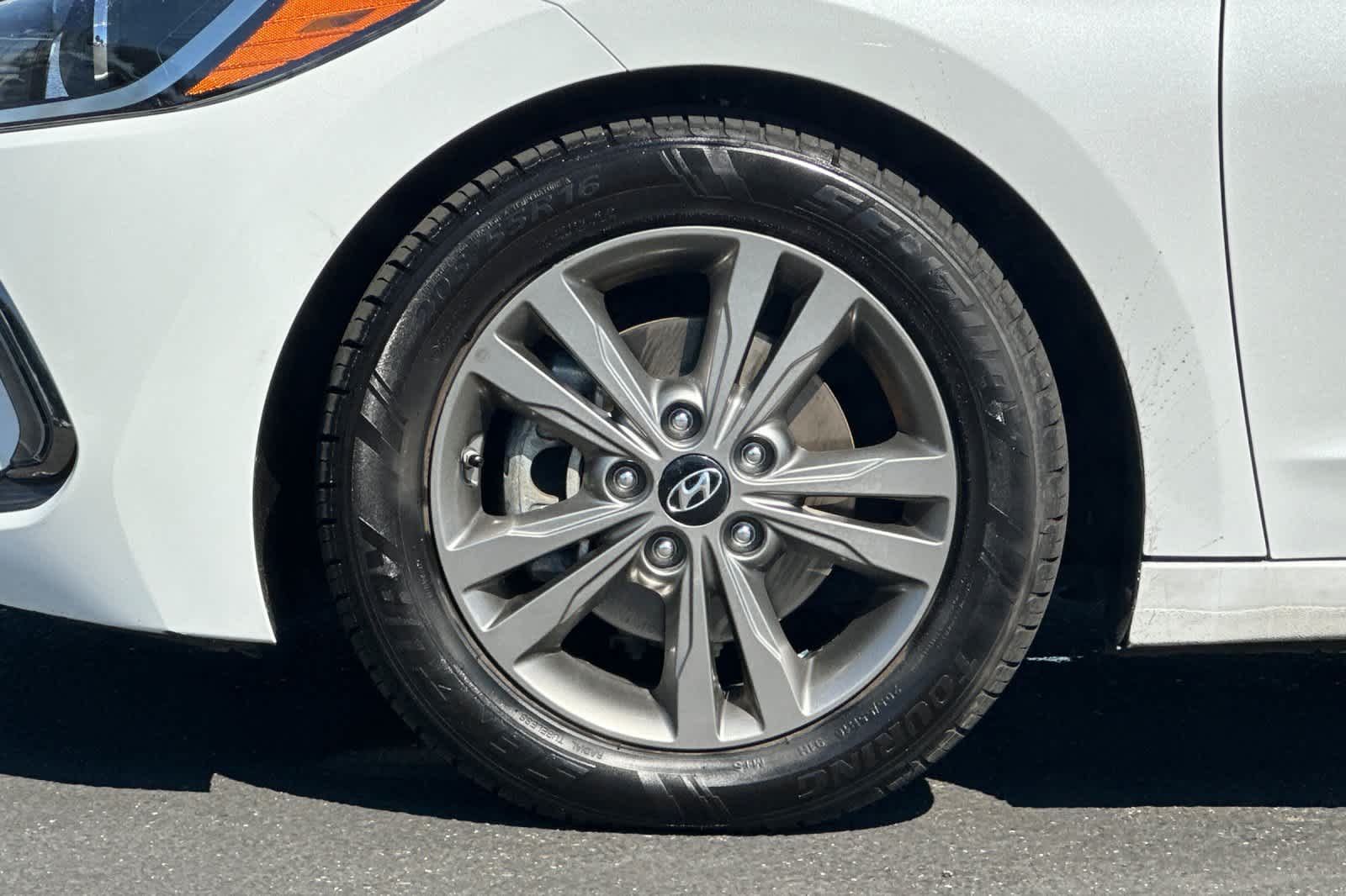 Thumbnail: 2017 Hyundai Elantra - 25