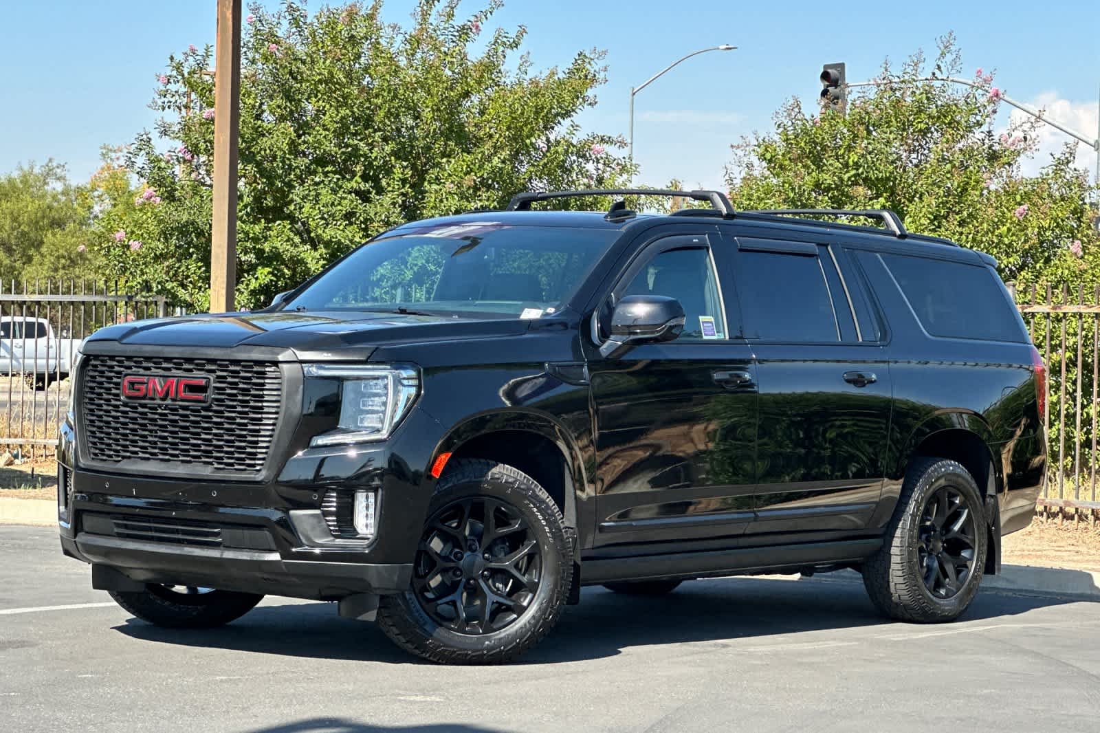 Thumbnail: 2023 GMC Yukon XL - 1