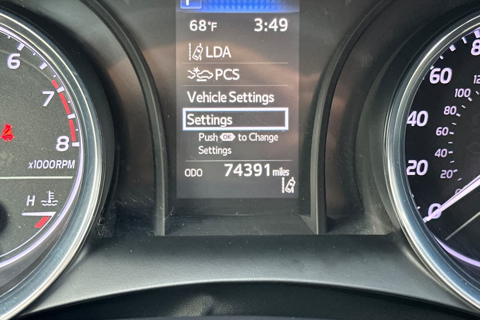 Thumbnail: 2020 Toyota Camry - 23