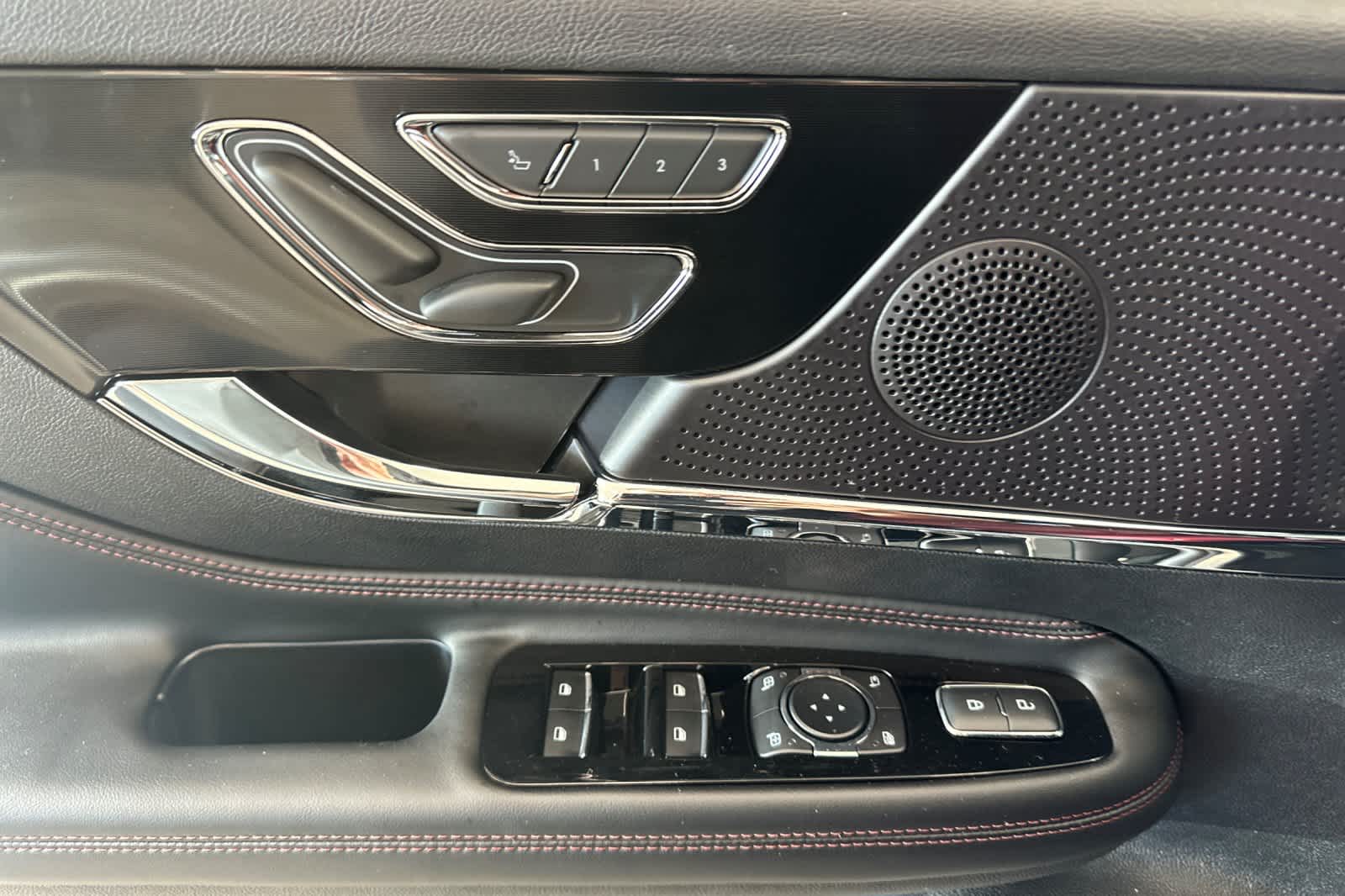 Thumbnail: 2025 Lincoln Corsair - 13