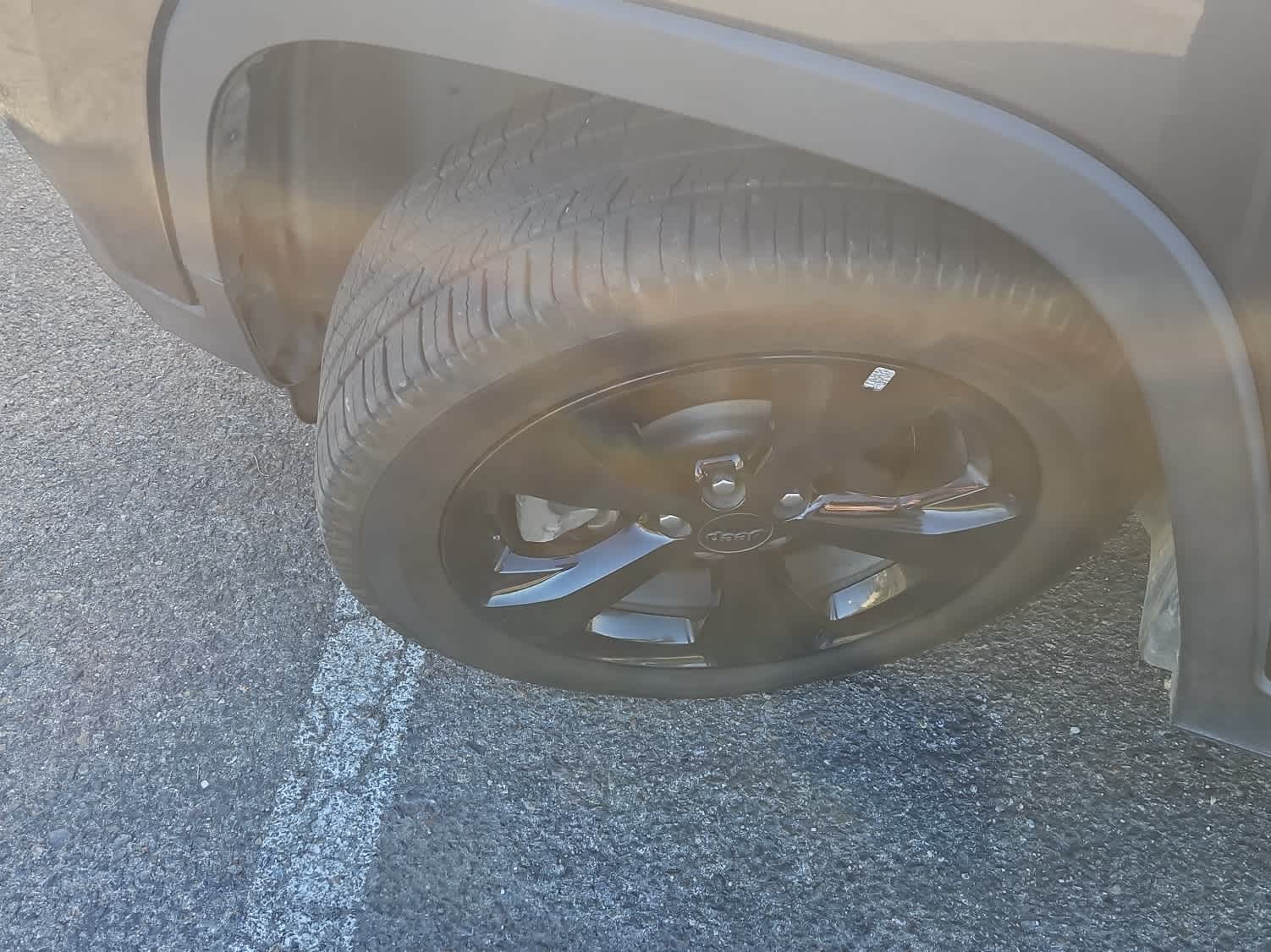 Thumbnail: 2020 Jeep Cherokee - 3