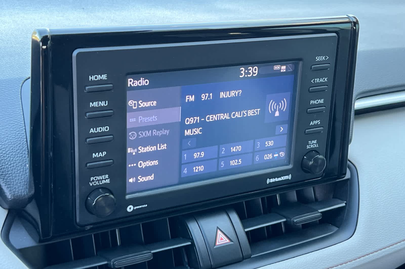 Thumbnail: 2020 Toyota RAV4 - 17