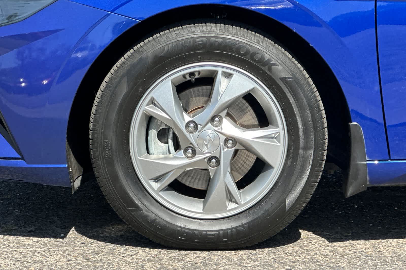 Thumbnail: 2022 Hyundai Elantra - 23