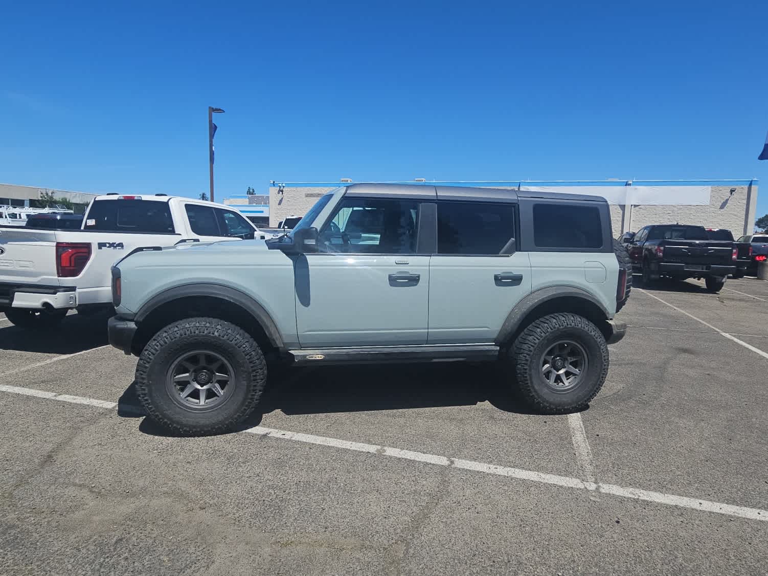 Thumbnail: 2022 Ford Bronco - 5