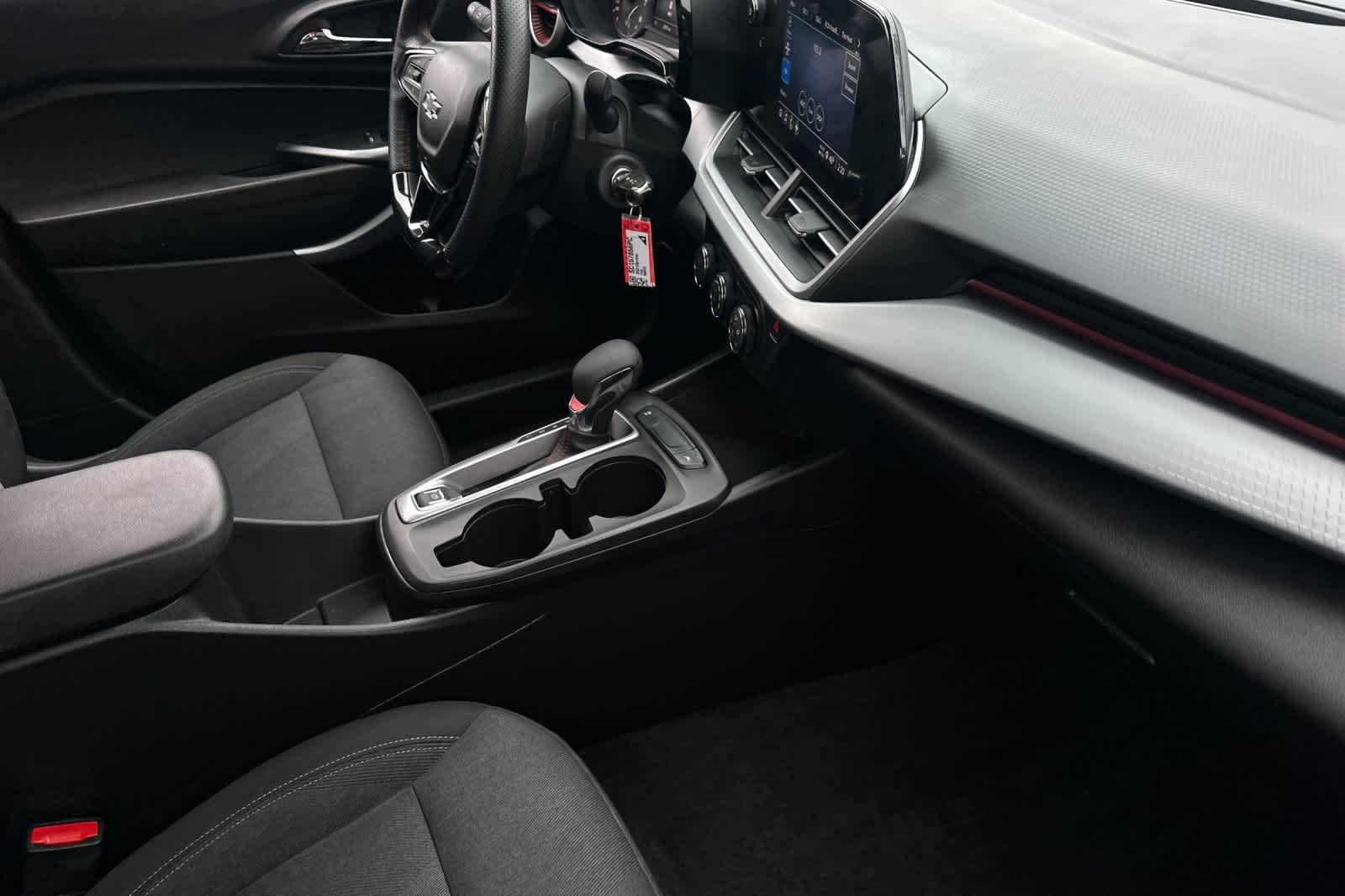 Thumbnail: 2025 Chevrolet Trax - 17