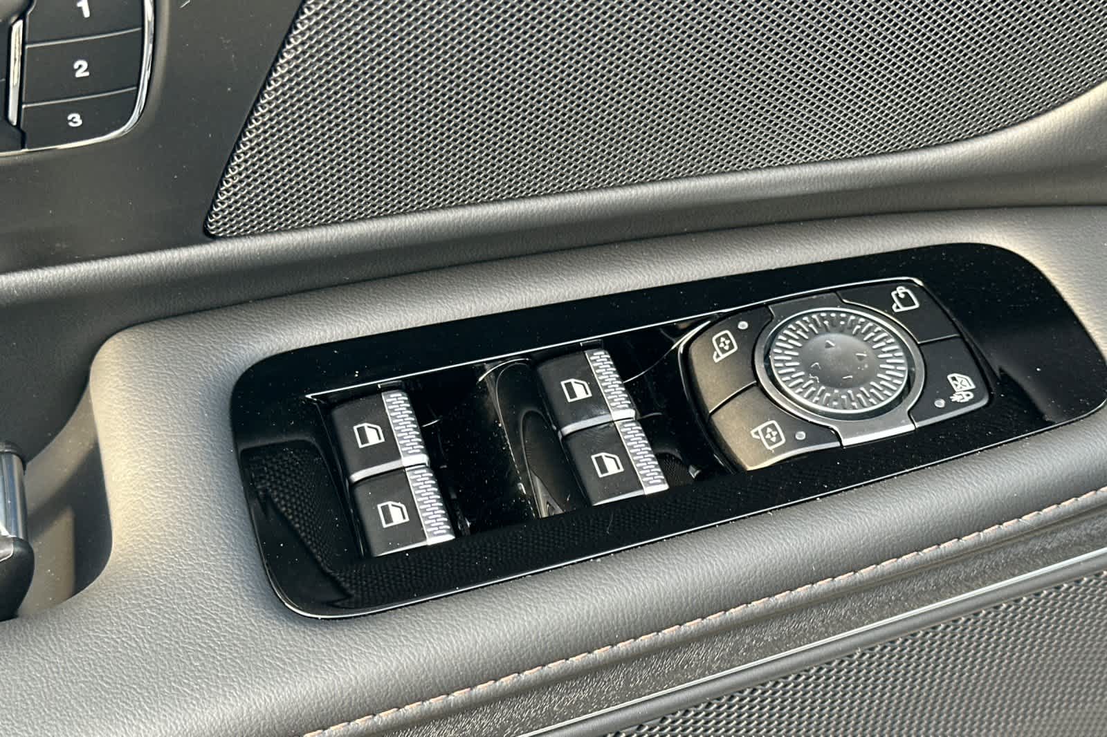 Thumbnail: 2026 Lincoln Nautilus - 14