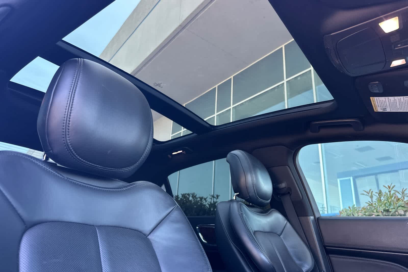 Thumbnail: 2018 Lincoln Continental - 17