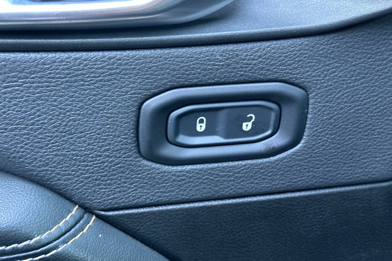 Thumbnail: 2024 Jeep Wrangler - 13