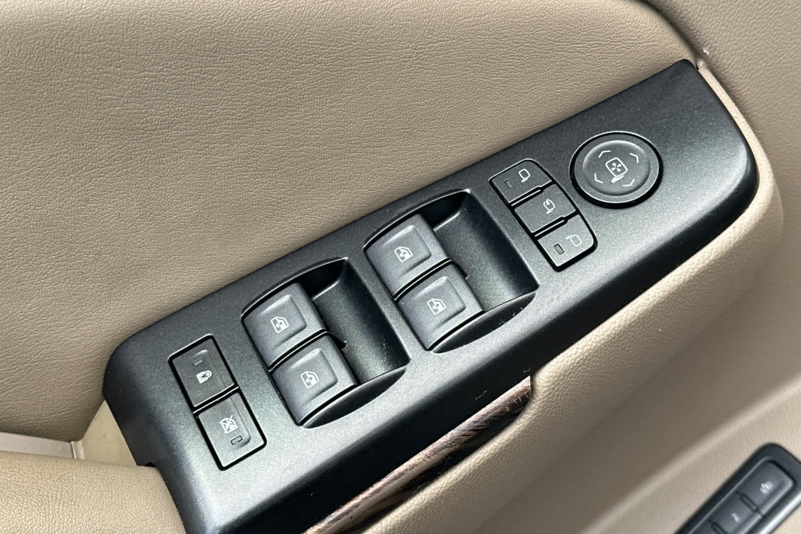 Thumbnail: 2019 GMC Yukon XL - 12