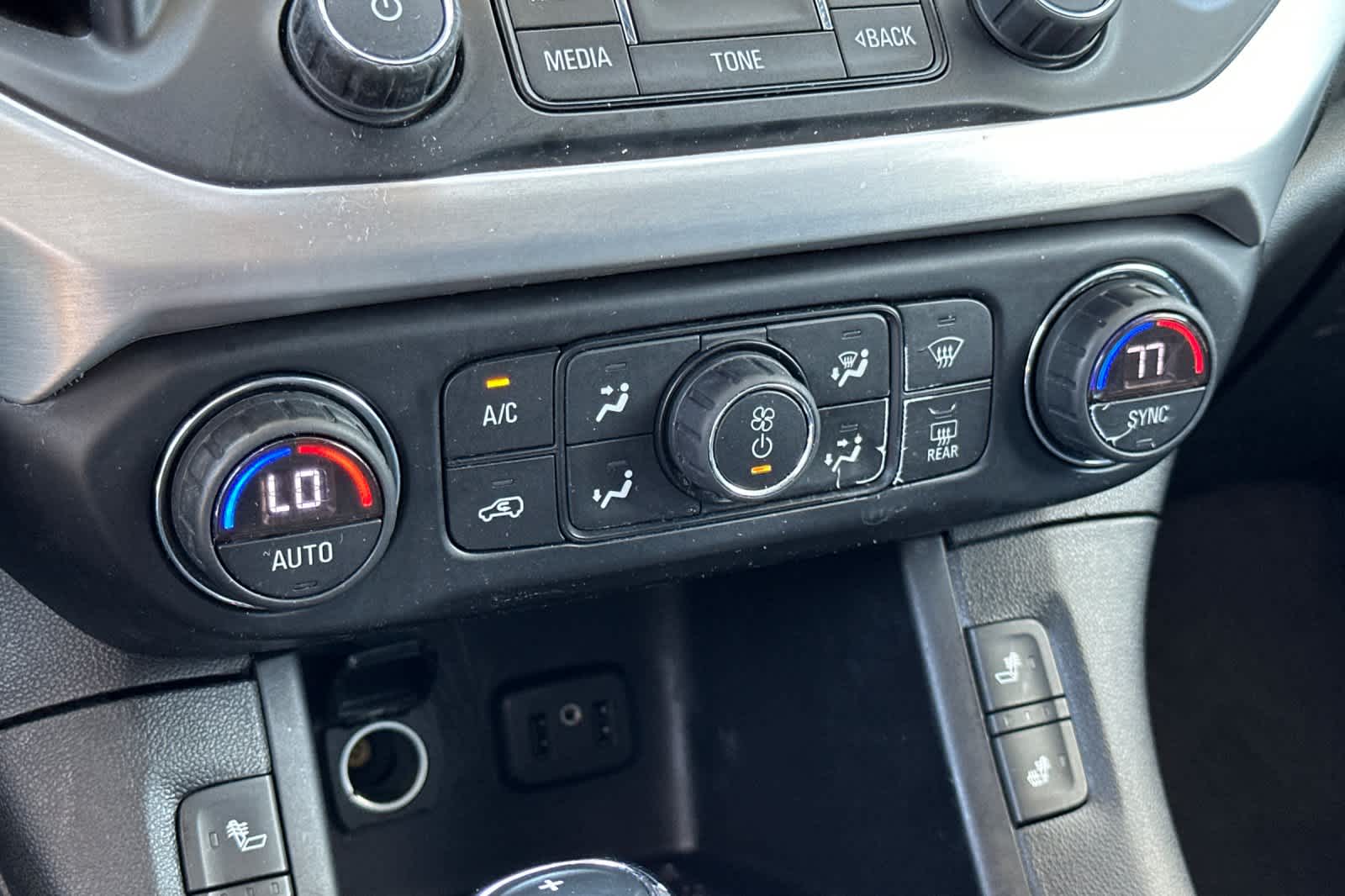 Thumbnail: 2019 GMC Acadia - 22