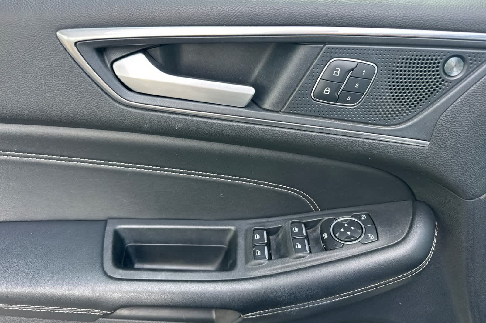 Thumbnail: 2022 Ford Edge - 12