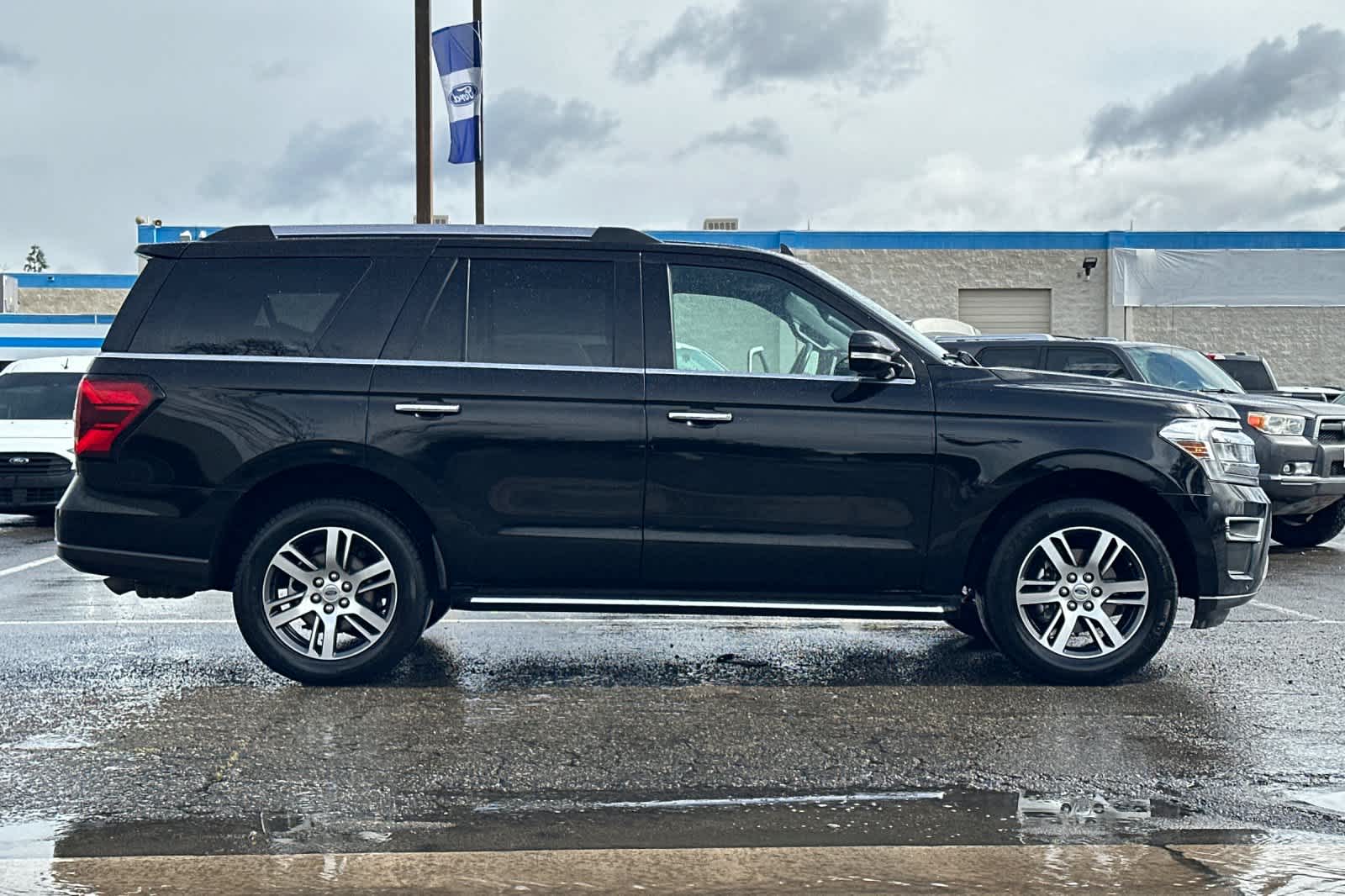 Thumbnail: 2023 Ford Expedition - 8