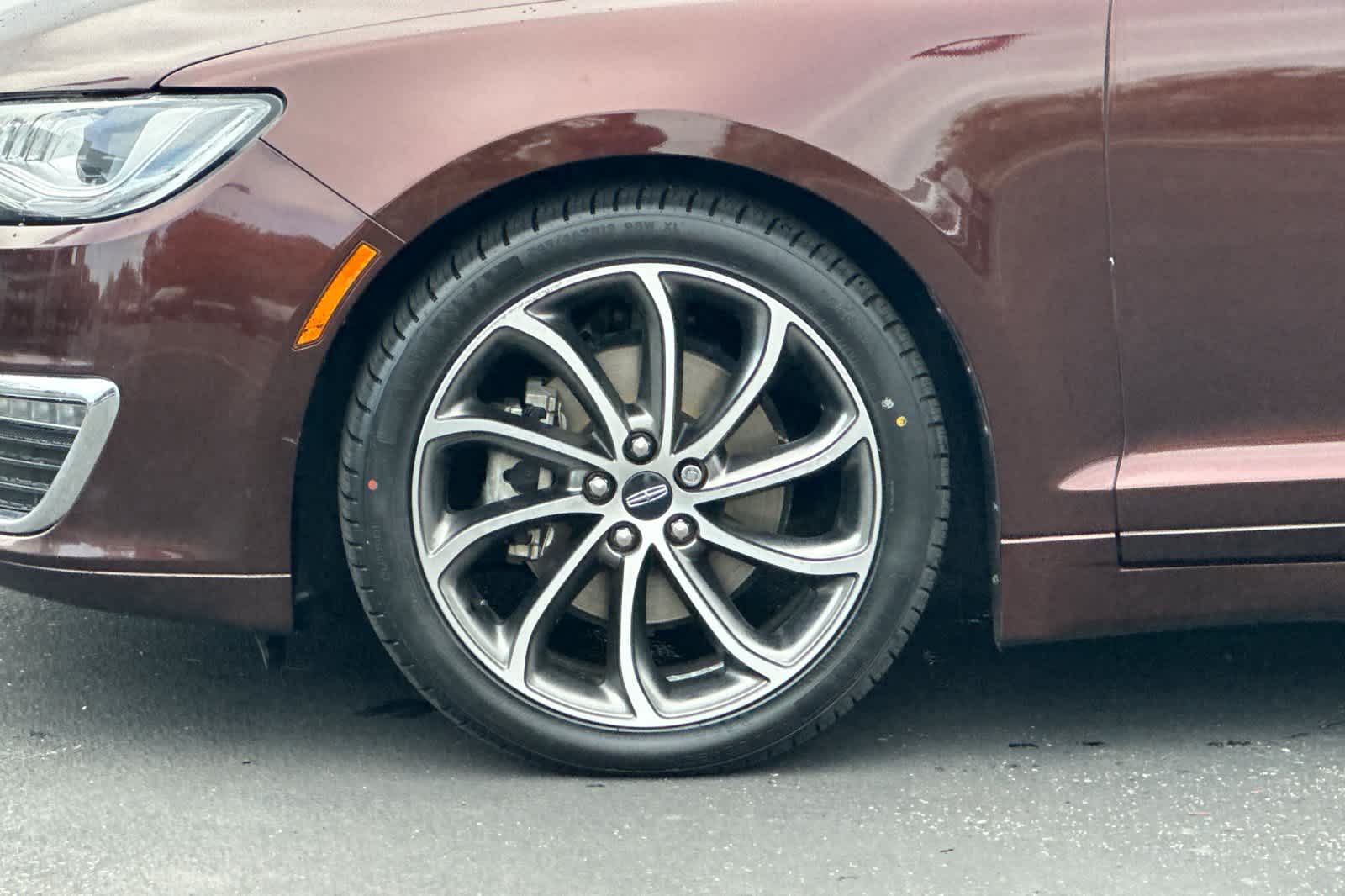 Thumbnail: 2019 Lincoln MKZ - 25