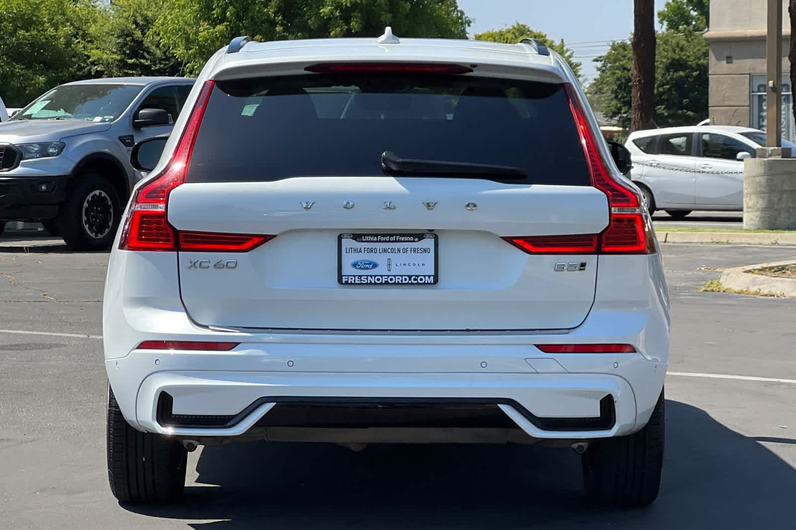 Thumbnail: 2023 Volvo XC60 - 8