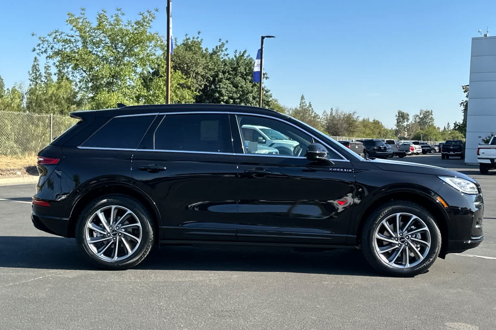 Thumbnail: 2025 Lincoln Corsair - 8