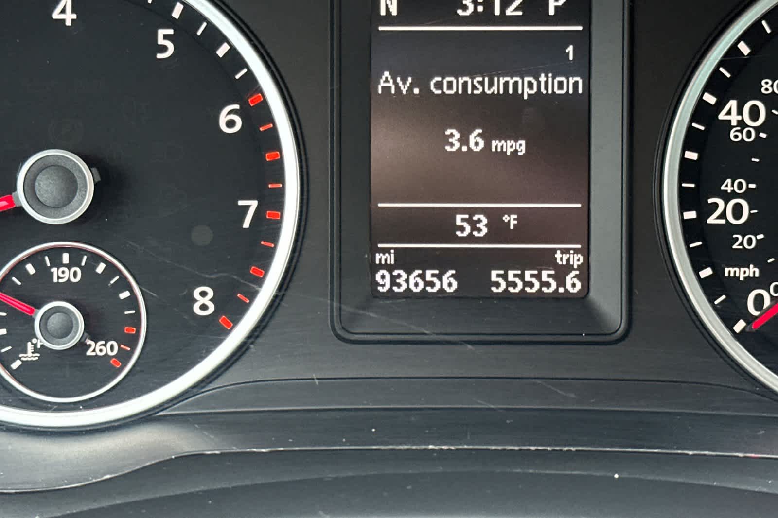 Thumbnail: 2014 Volkswagen Tiguan - 24