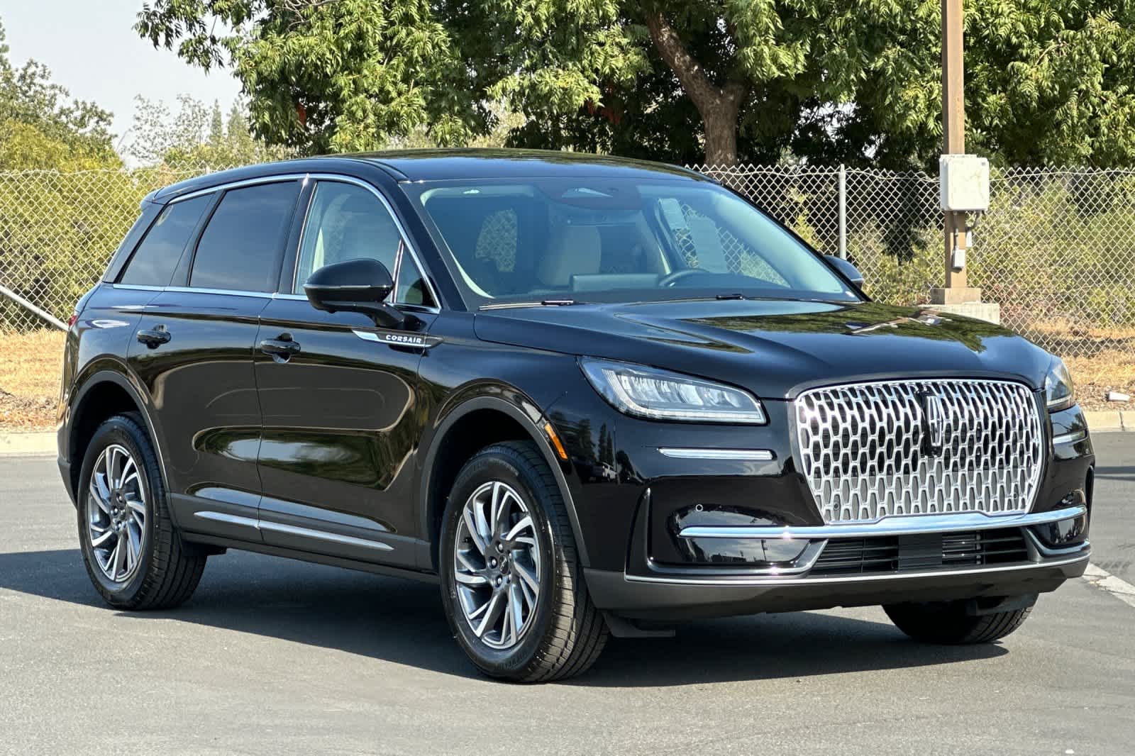 Thumbnail: 2025 Lincoln Corsair - 10