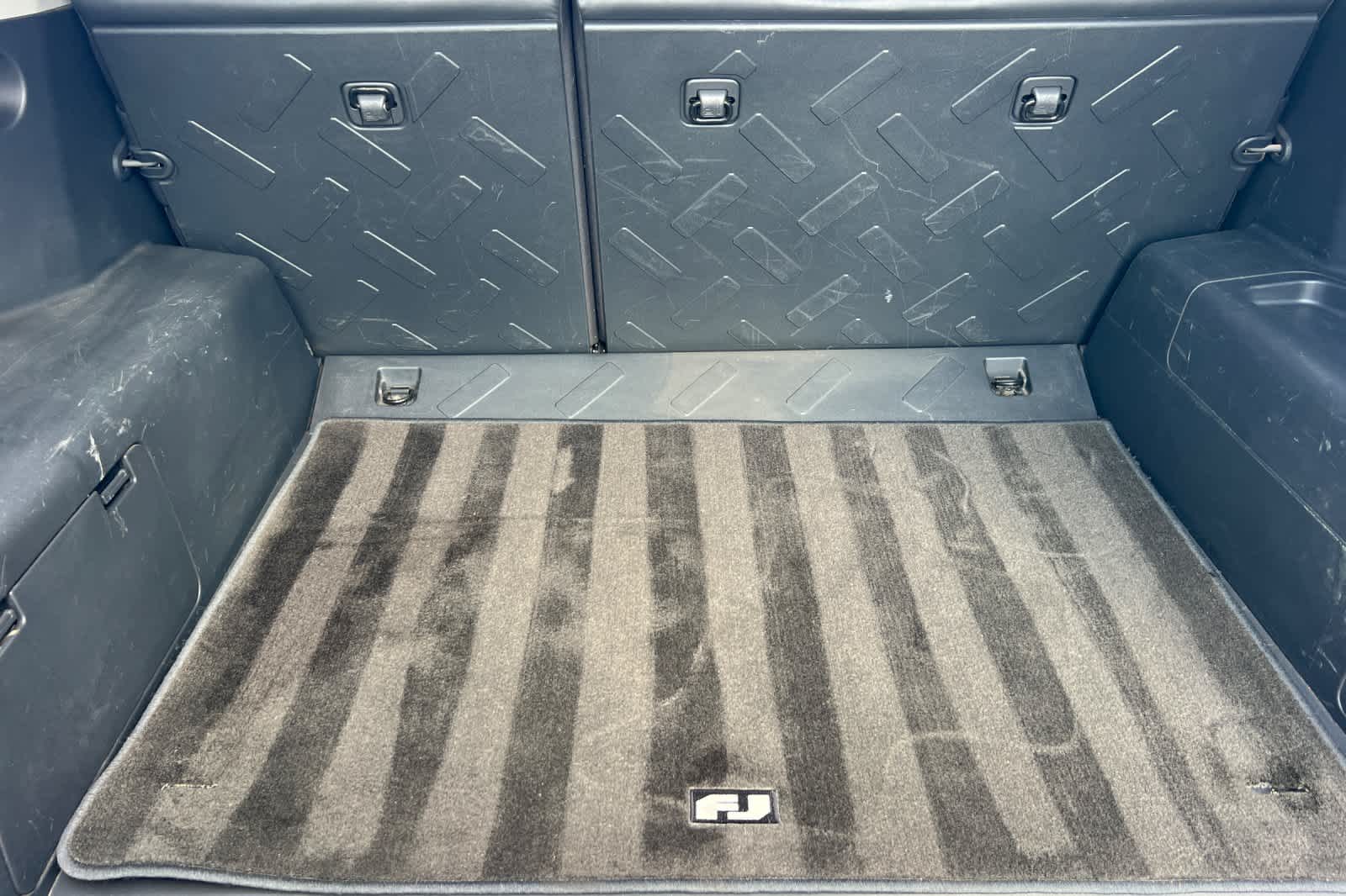 Thumbnail: 2013 Toyota FJ Cruiser - 15