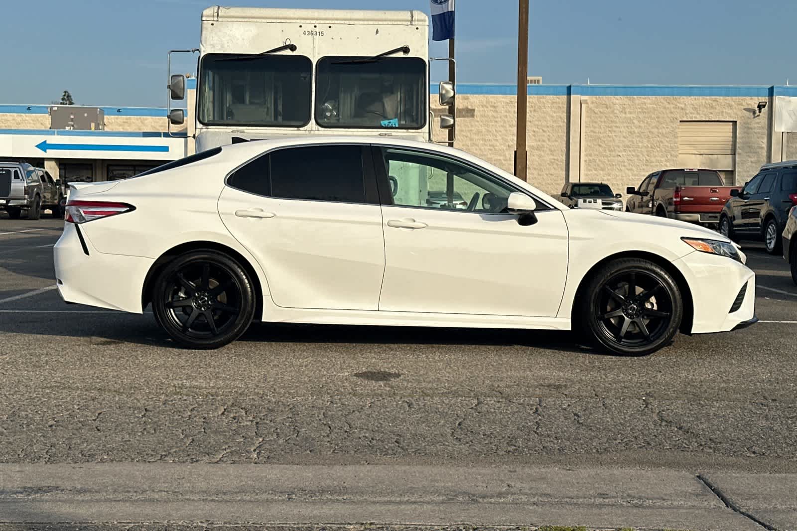 Thumbnail: 2020 Toyota Camry - 8