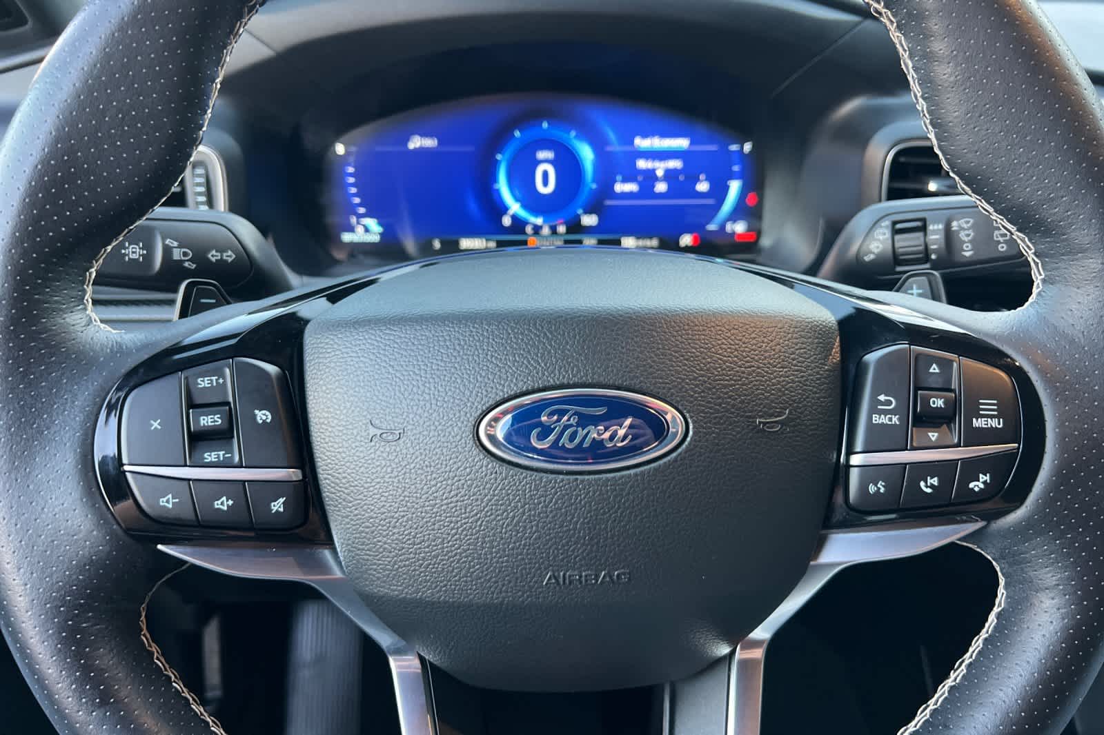 Thumbnail: 2022 Ford Explorer - 25