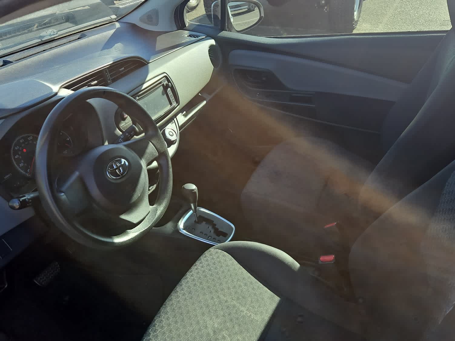 Thumbnail: 2015 Toyota Yaris - 13