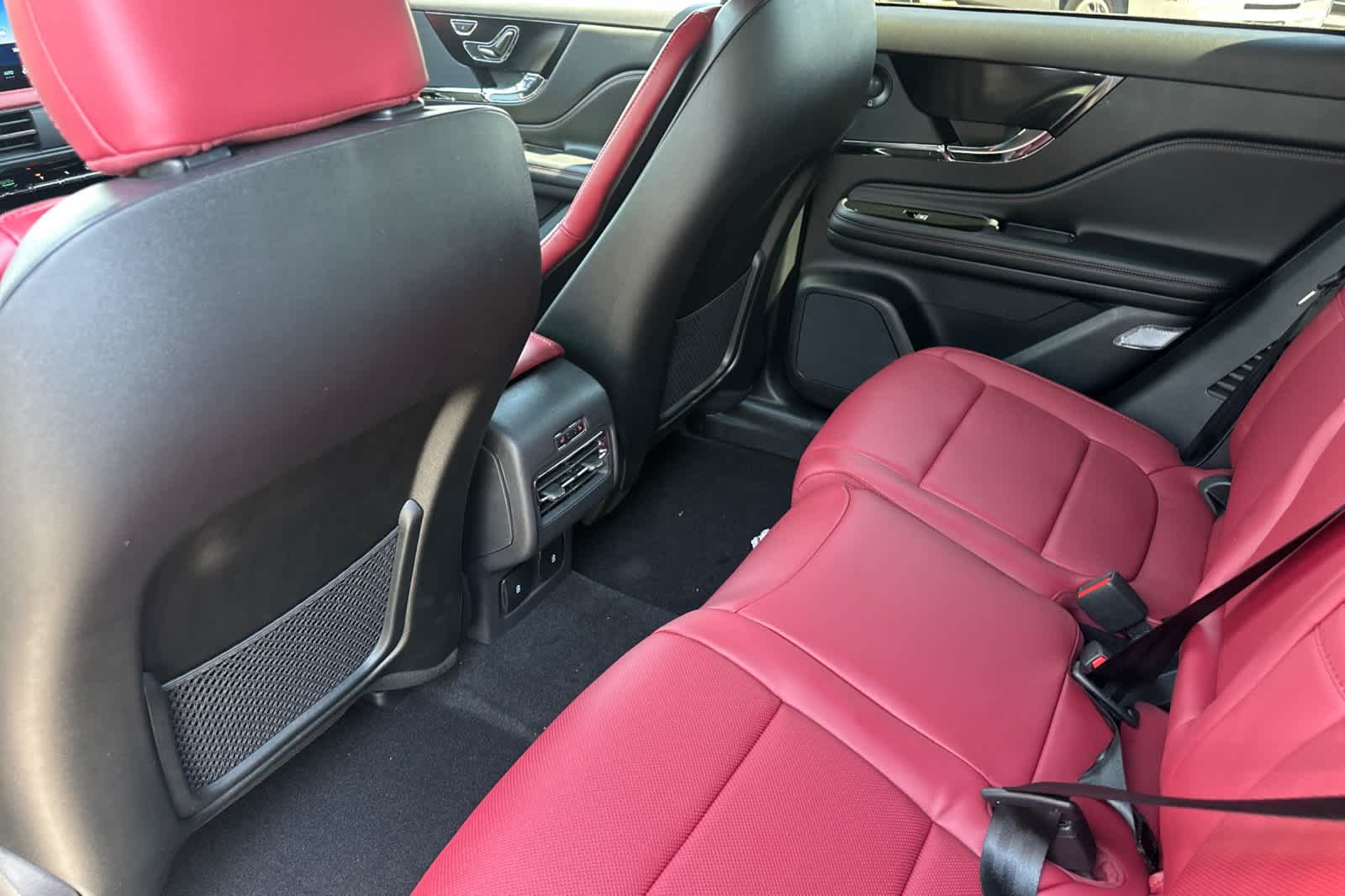 Thumbnail: 2025 Lincoln Corsair - 4