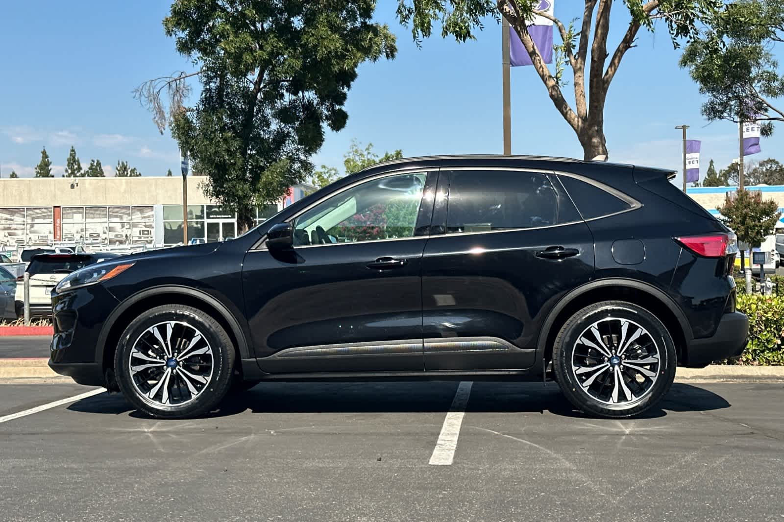 Thumbnail: 2022 Ford Escape - 6