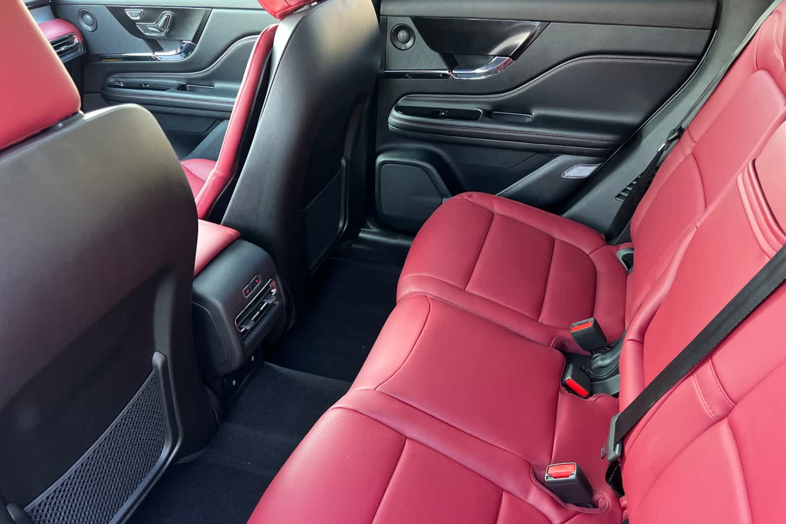 Thumbnail: 2026 Lincoln Corsair - 4