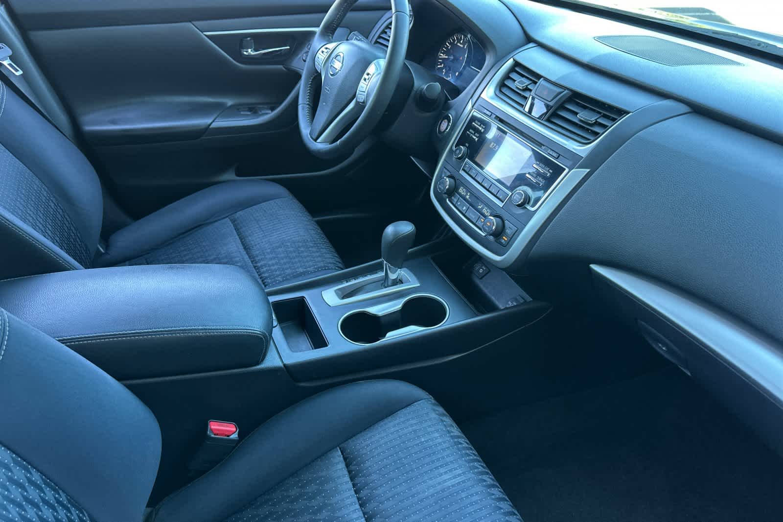 Thumbnail: 2017 Nissan Altima - 15