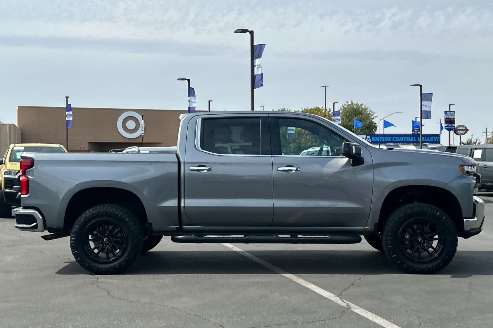 Thumbnail: 2020 Chevrolet Silverado 1500 - 9
