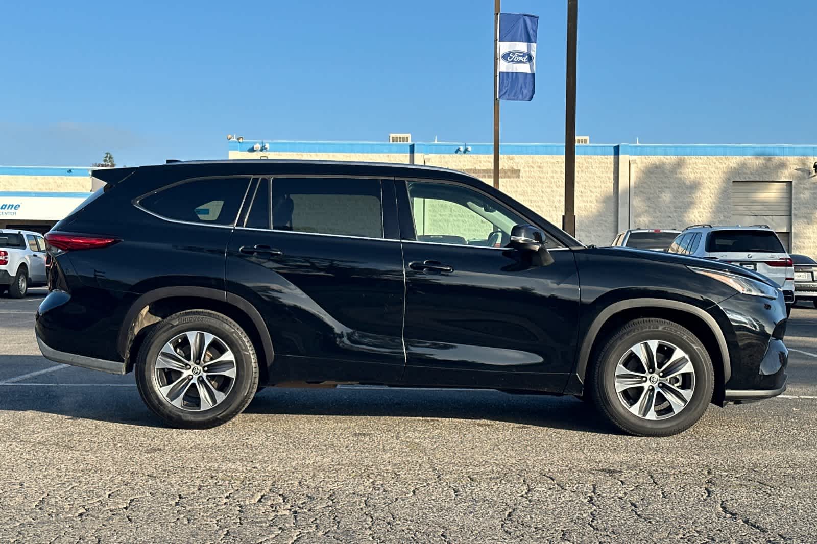 Thumbnail: 2021 Toyota Highlander - 8